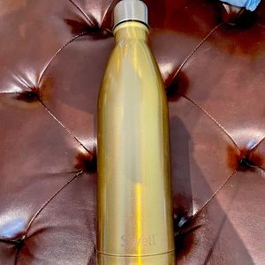 25 oz gold Swell bottle